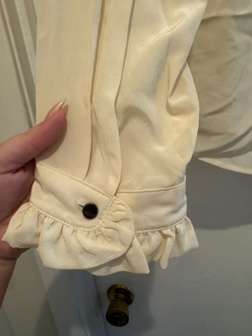 ANTONIO MELANI Ivory Ruffle-Collar Long Sleeve Blouse - Picture 4 of 5